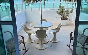 Melhores Flats - Maravilhosa varanda frente ao mar